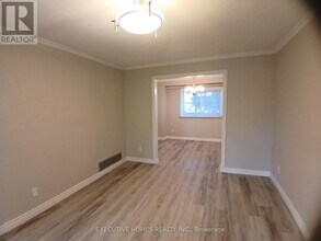 3232 Ulman Rd in Oakville, ON - Building Photo - Building Photo