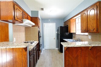 10642 Wolbrook St in Houston, TX - Building Photo - Building Photo