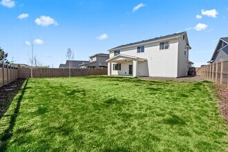 6245 S Hill Farm Way in Meridian, ID - Building Photo - Building Photo