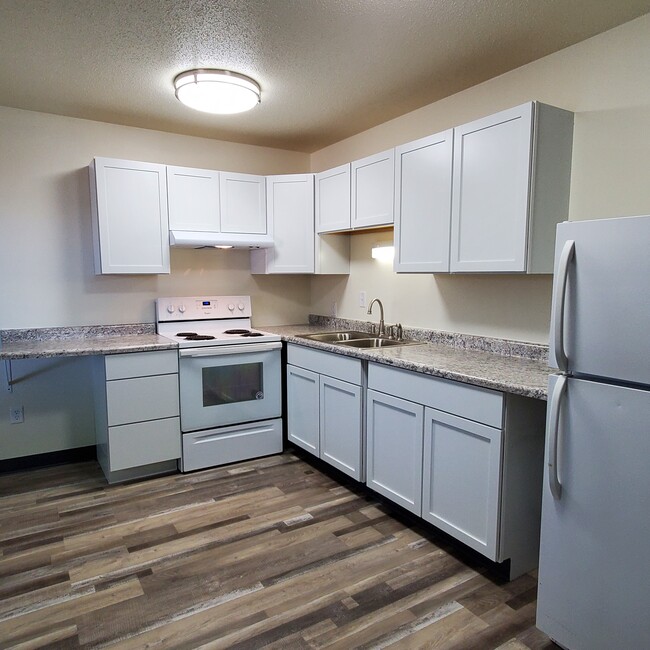 Elmwood and Roosevelt Green Apartments | Aberdeen, SD Apartments For Rent