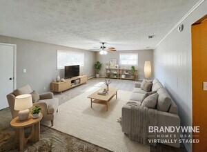 7671 Vale Dr, Unit 202 in Jacksonville, FL - Building Photo - Building Photo