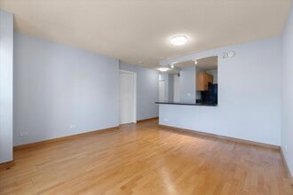 30 E Huron St in Chicago, IL - Building Photo - Building Photo