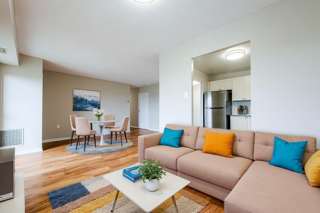 Roseland Place in London, ON - Building Photo