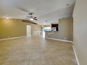 932 SW Gwendolen Terrace in Port St. Lucie, FL - Building Photo - Building Photo