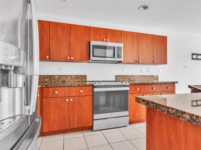 16628 SW 47th Terrace in Miami, FL - Building Photo - Building Photo