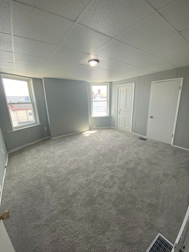 2312 Eccles St in Pittsburgh, PA - Building Photo - Building Photo