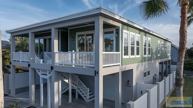 211 W Mesquite St in South Padre Island, TX - Building Photo - Building Photo