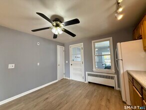 37 Alexander Ave in Waterbury, CT - Building Photo - Building Photo