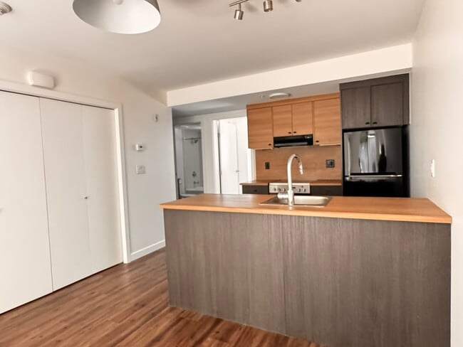 property at 370 Harbour Rd