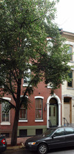 2417 Spruce Street in Philadelphia, PA - Foto de edificio - Building Photo