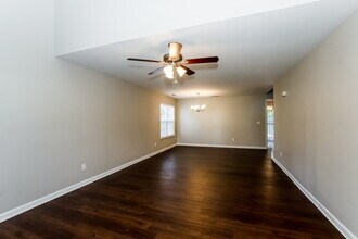 7017 Hidden Creek Dr in Charlotte, NC - Building Photo - Building Photo