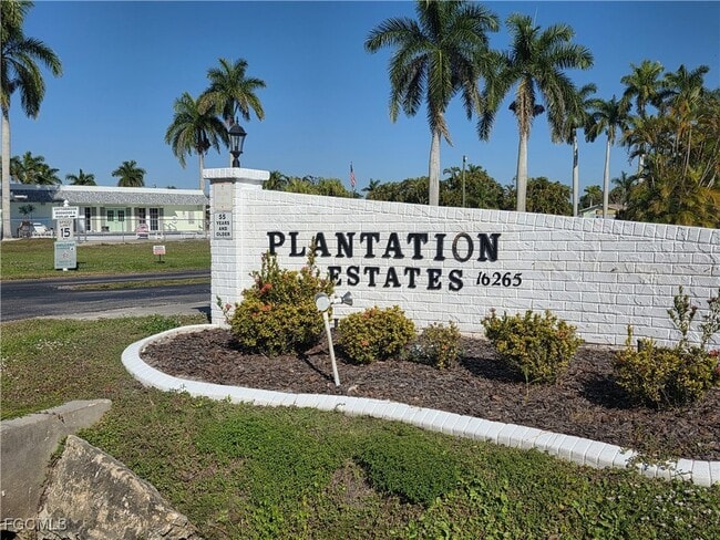 101 Oak Ln in Ft. Myers, FL - Building Photo - Building Photo