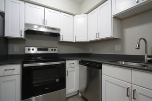 Wade Manor in Inkster, MI - Building Photo