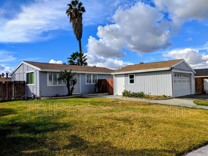 3410 Sparrow Cir in Riverside, CA - Building Photo