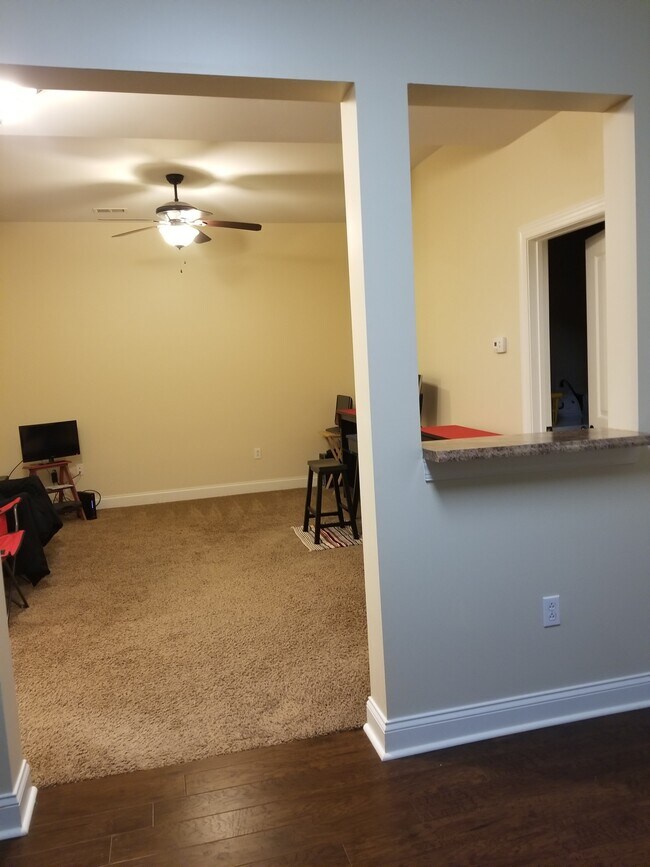 406 Treyson Ln, Unit 106 in Morgantown, WV - Building Photo - Building Photo