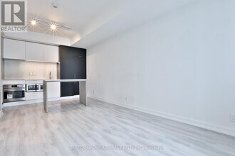 33 Helendale Ave in Toronto, ON - Building Photo - Building Photo