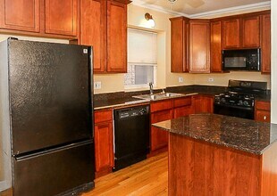 628 W Roscoe St, Unit 1N in Chicago, IL - Building Photo - Building Photo