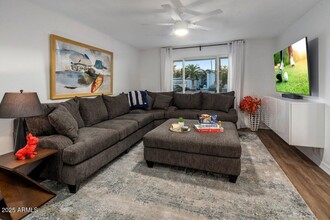 4526 E Paradise Ln in Phoenix, AZ - Building Photo - Building Photo