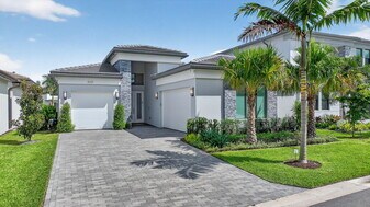 8331 Royal County Down Rd in Boca Raton, FL - Building Photo