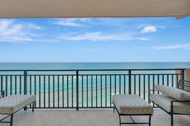 5460 N Ocean Dr, Unit 7A in Riviera Beach, FL - Building Photo - Building Photo