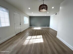 2002 Calle La Sombra in Simi Valley, CA - Building Photo - Building Photo