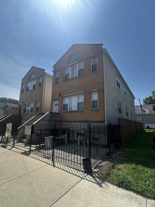 4936 S Loomis Blvd in Chicago, IL - Building Photo