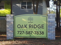 Oak Ridge Apartments in Largo, FL - Foto de edificio - Building Photo