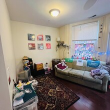4618 Spruce St, Unit 1B in Philadelphia, PA - Foto de edificio - Building Photo