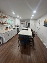 303 E Broadmoor St in Springfield, MO - Building Photo - Building Photo