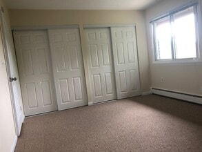 5 Nanni Dr in Winchester, CT - Building Photo - Building Photo