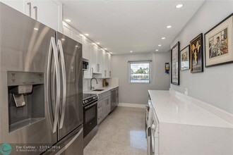 561 Bayshore Dr in Fort Lauderdale, FL - Building Photo - Building Photo