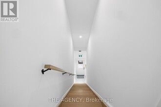 110-110 Harbord St in Toronto, ON - Building Photo - Building Photo