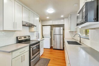 1674 Blue Jay Dr in Sunnyvale, CA - Building Photo - Building Photo