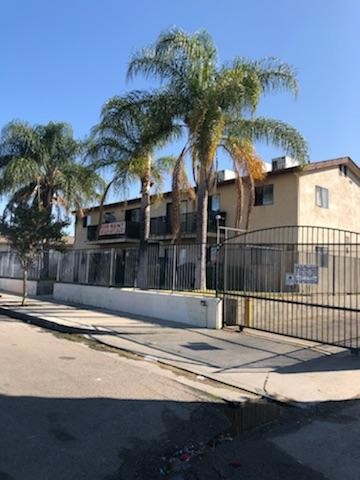 10026 Laurel Canyon Blvd, Unit Laurel Canyon Apartments in Los Angeles, CA - Foto de edificio