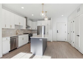 4917 Eden Ave in Edina, MN - Building Photo - Building Photo