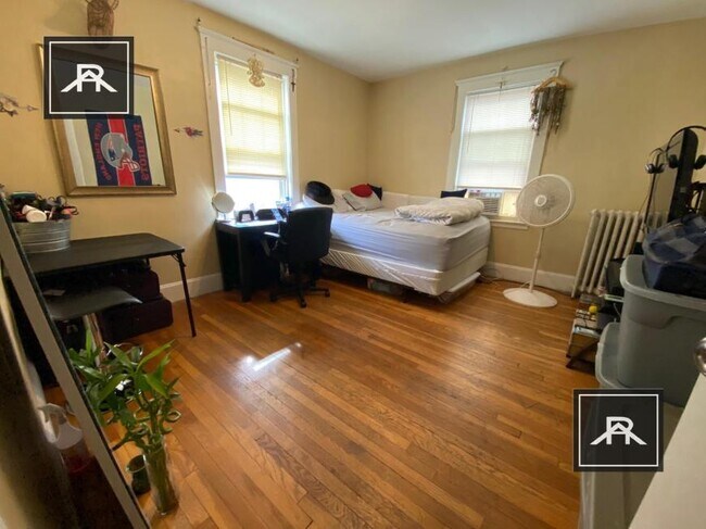 property at 24 Chiswick Rd