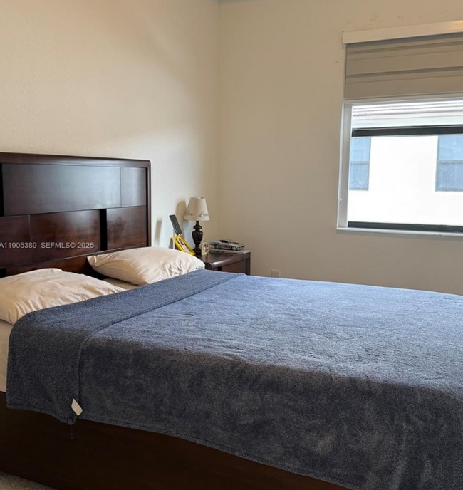 12955 SW 231st Ter in Goulds, FL - Foto de edificio - Building Photo