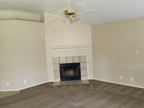 1020 Grey Feather in Schertz, TX - Foto de edificio - Building Photo