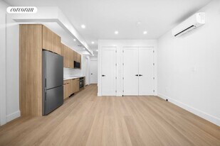 166 S 2nd St in Brooklyn, NY - Building Photo