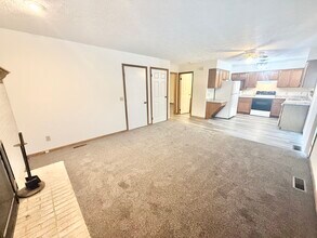 5945 Frank Ave NW in North Canton, OH - Foto de edificio - Building Photo