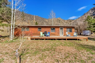 7023 Poudre Canyon Rd in Bellvue, CO - Foto de edificio - Building Photo