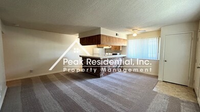 2912 Norcade Cir in Sacramento, CA - Building Photo - Building Photo