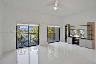 516 SE 1st Cir in Pompano Beach, FL - Building Photo - Building Photo