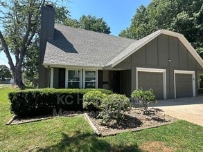 104 NE Frst Ave in Lee's Summit, MO - Building Photo - Building Photo