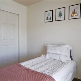 5572 4075 W St in Roy, UT - Foto de edificio - Building Photo