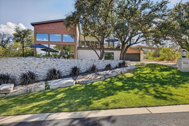 820 Broken Arrow in Horseshoe Bay, TX - Building Photo - Building Photo