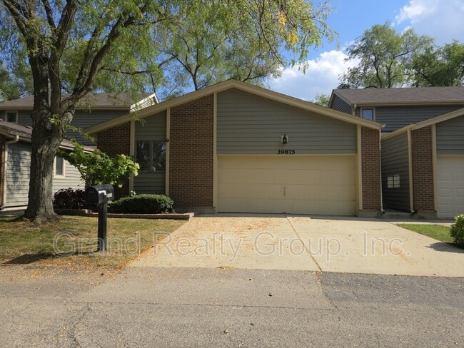property at 39875 N Golf Ln