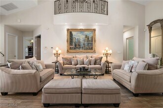 649 Bow Line Dr in Naples, FL - Foto de edificio - Building Photo