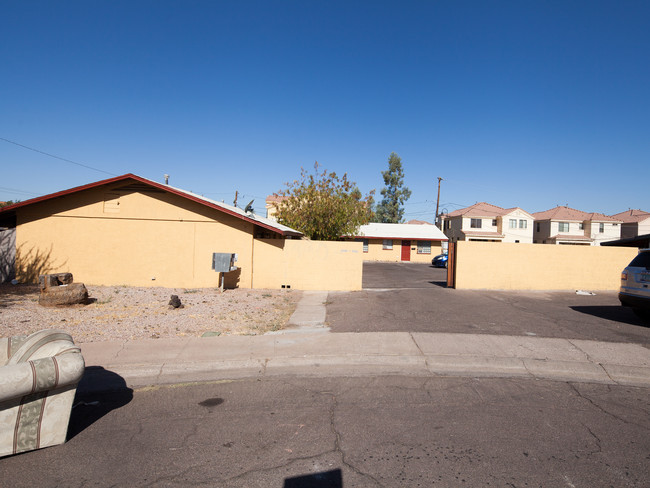 1440 S Stanley Pl in Tempe, AZ - Foto de edificio - Building Photo