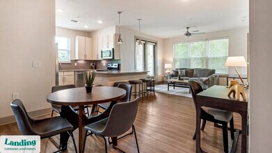 5025 Wembley Central Ln, Unit 2414 in Charlotte, NC - Foto de edificio - Building Photo